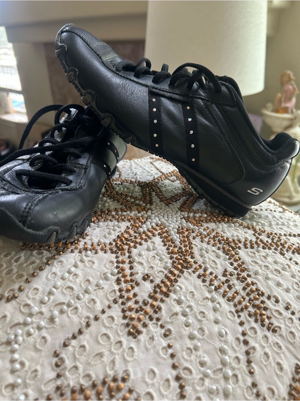 Skechers ladies Black Sneakers with Subtle diamonds Studs size 8.5.